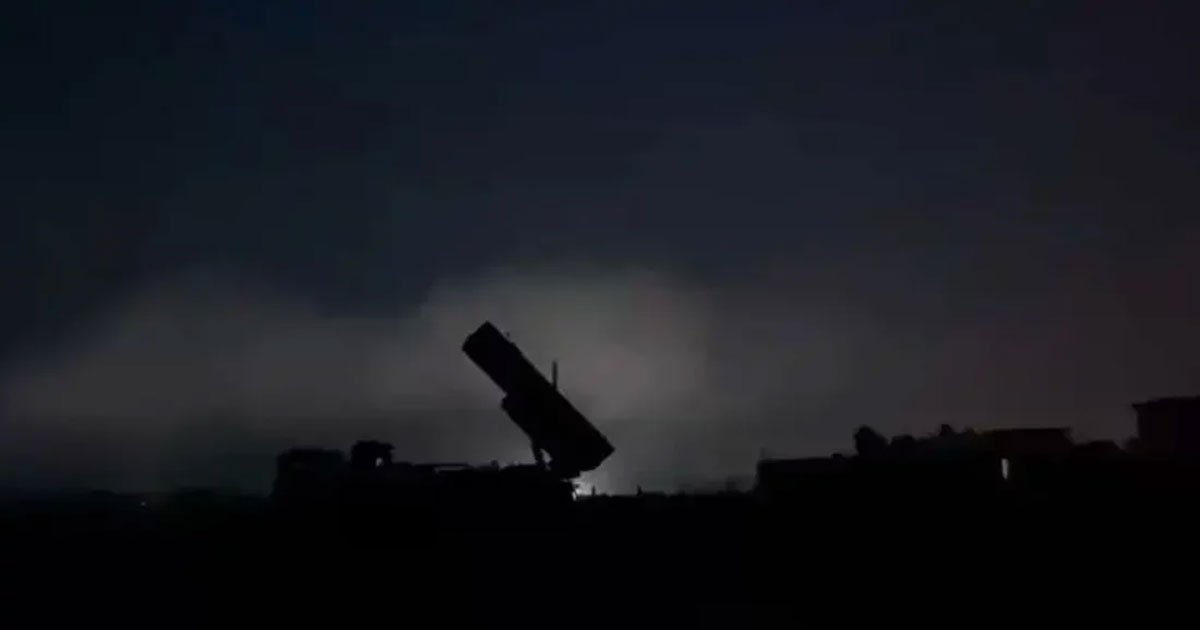 পাকিস্তানের তিন বিমানঘাঁটিতে ক্ষেপণাস্ত্র হামলা ভারতের, পাল্টা হামলা ইসলামাবাদের